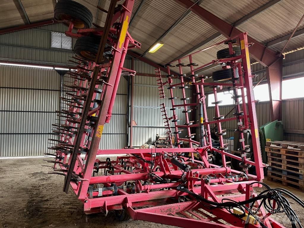 Väderstad NZG 900 Grapa si pluguri rotative