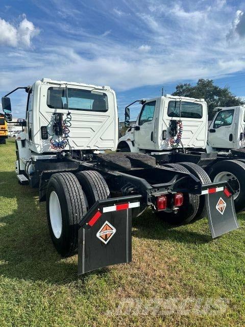 International MV607 Autotractoare