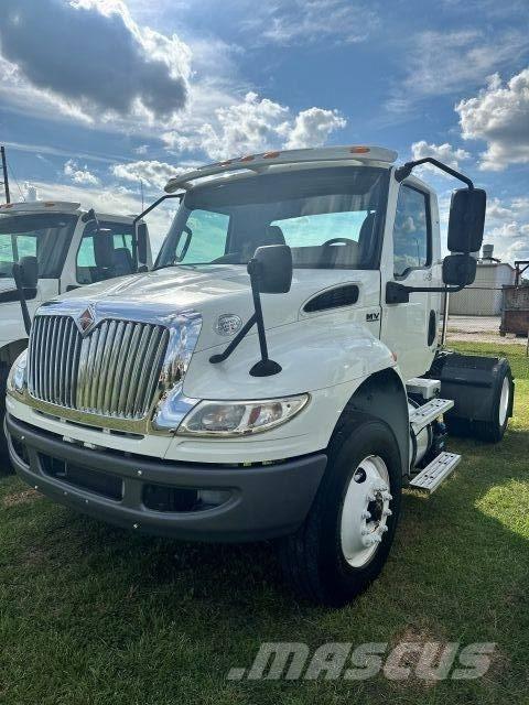 International MV607 Autotractoare