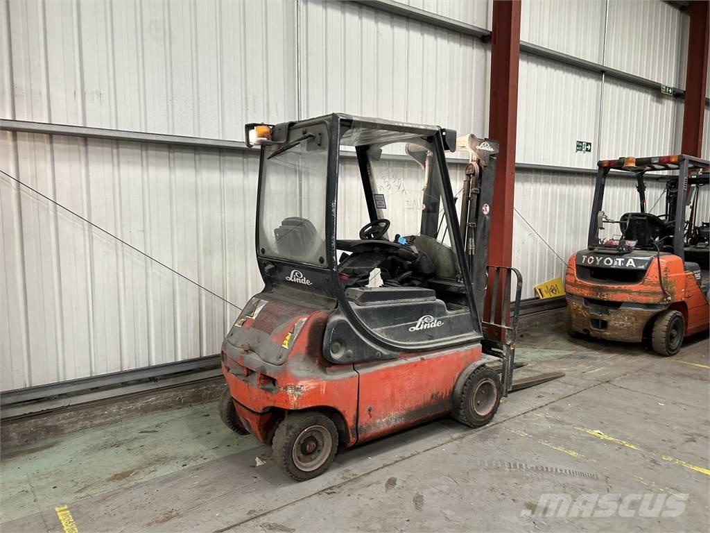 Linde E18P-02 Stivuitor electric