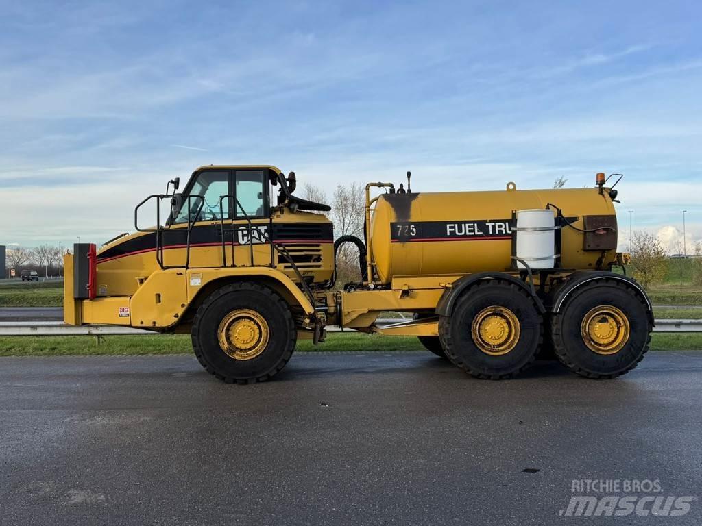 CAT 725 Fuel truck Cisterne