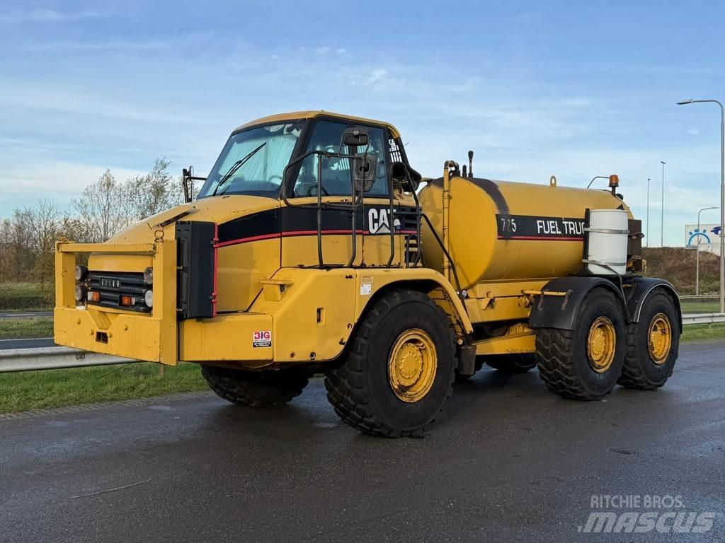 CAT 725 Fuel truck Cisterne