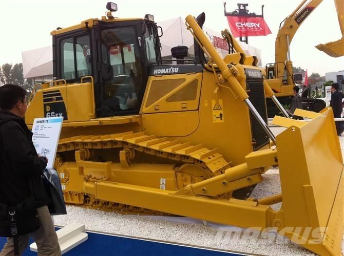 Komatsu d65ex-16 Buldozere pe senile