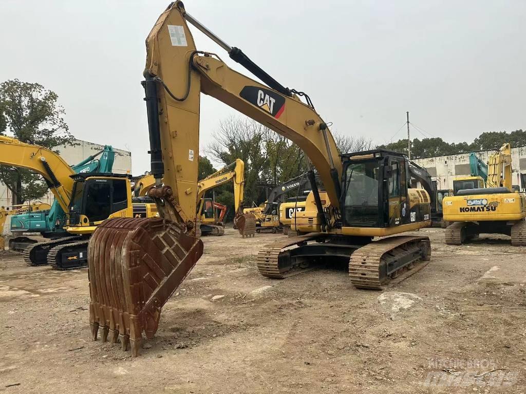 CAT 323D Excavatoare pe șenile
