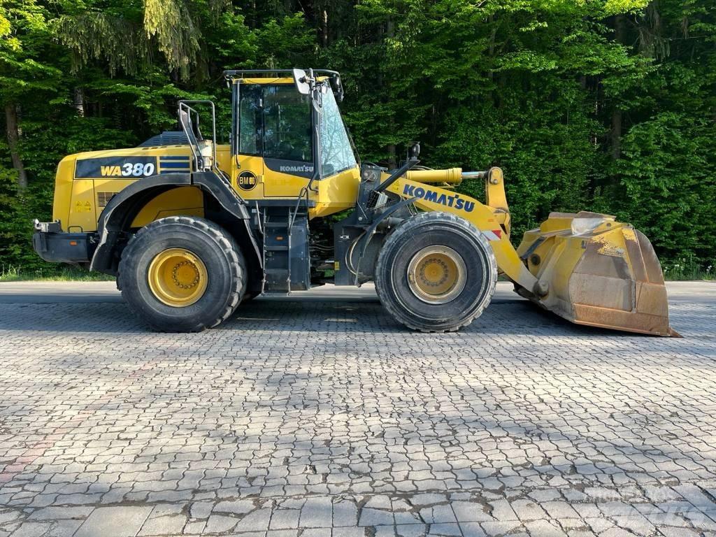 Komatsu WA 380-8 Incarcator pe pneuri