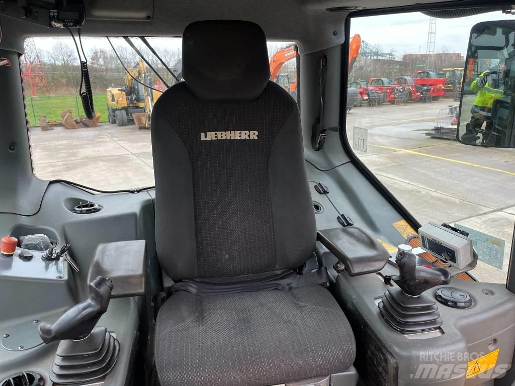 Liebherr PR736LGP Buldozere pe senile