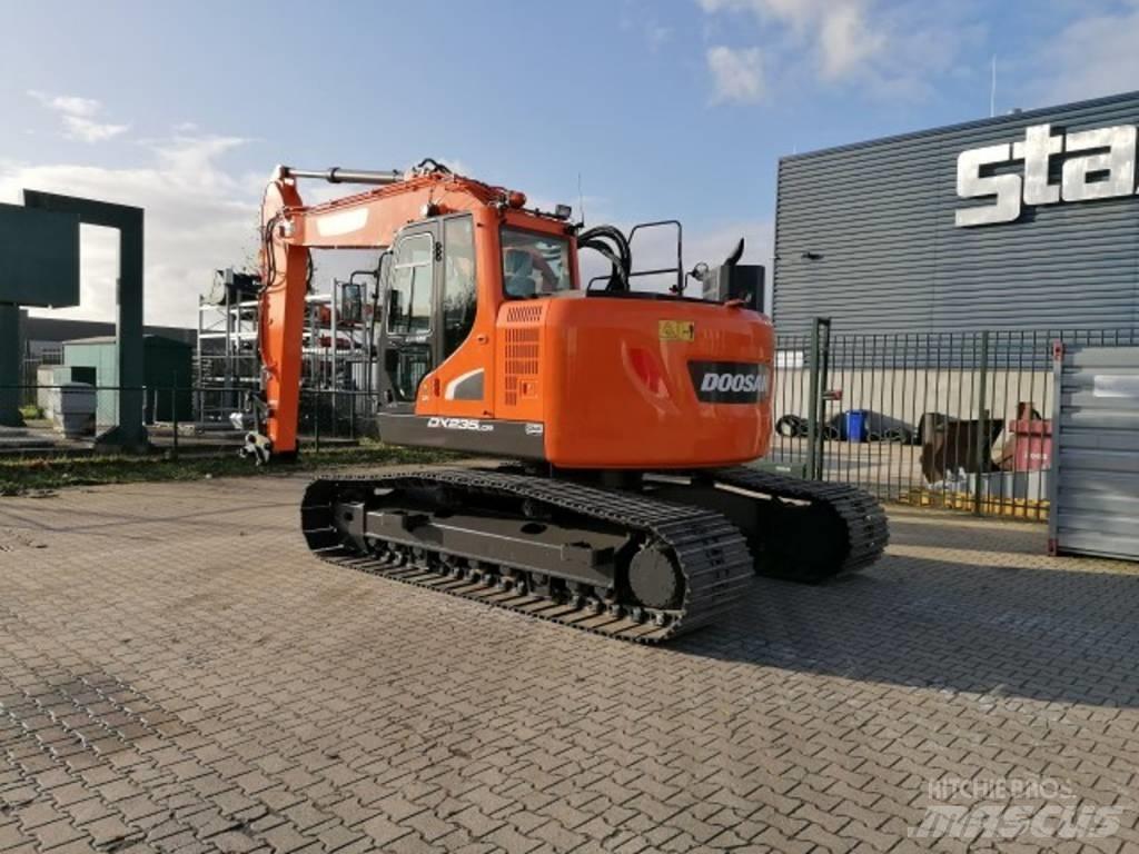 Doosan DX 235 LCR-5 Excavatoare pe șenile
