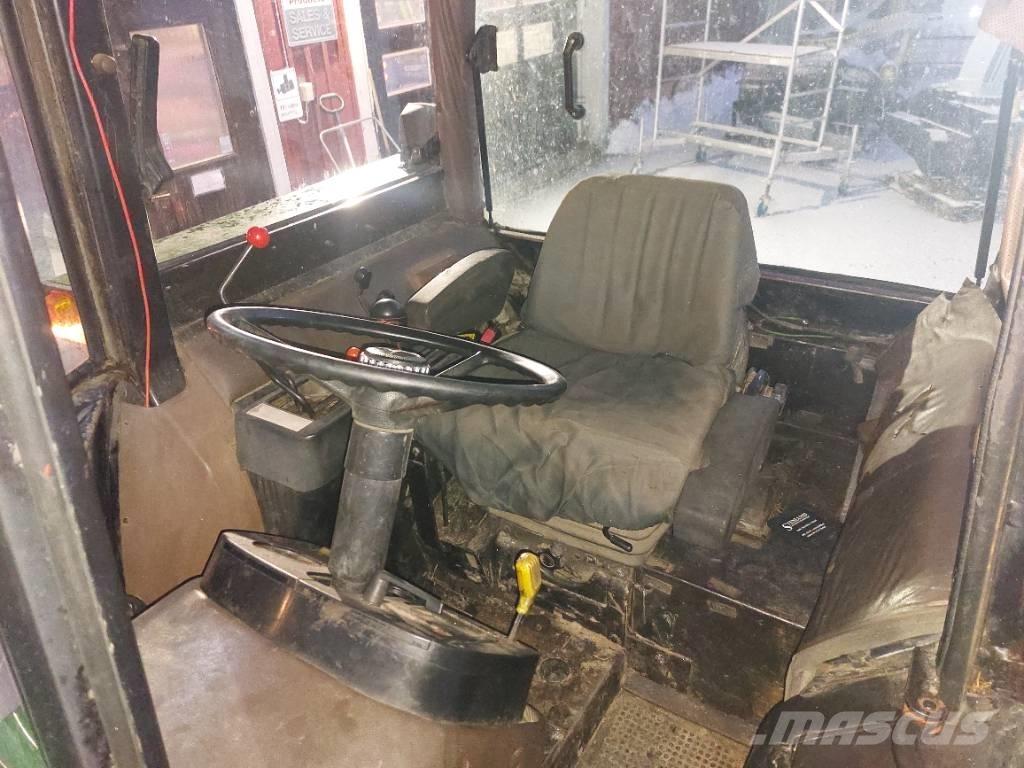 John Deere 2040 Tractoare