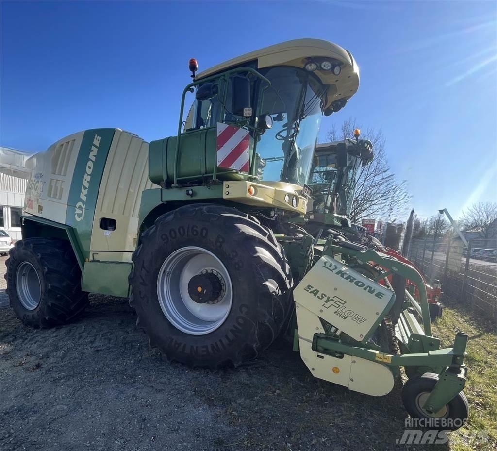 Krone BIG x 700 Forajere cu autopropulsare