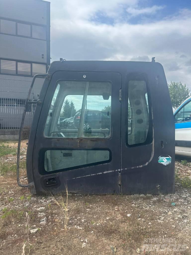 Hyundai 320 LC7A Excavatoare pe șenile
