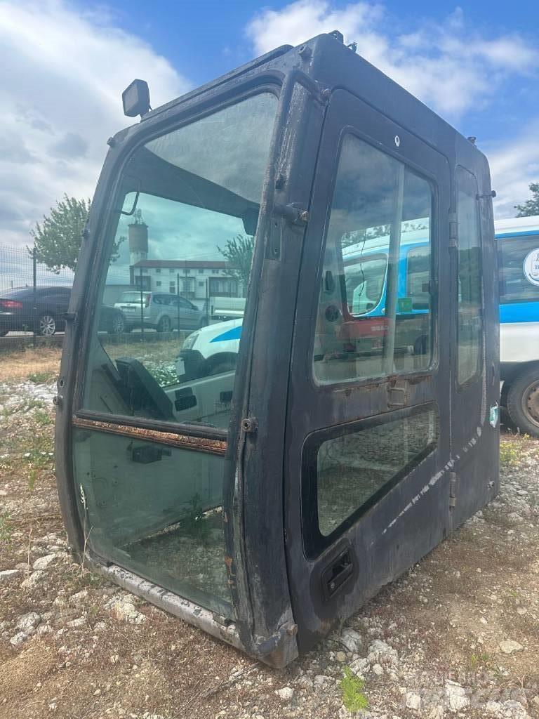 Hyundai 320 LC7A Excavatoare pe șenile
