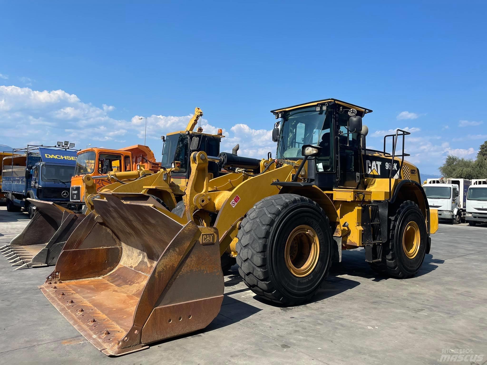 CAT 966K Incarcator pe pneuri