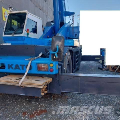 Kato SS500S Macara teren accidentat