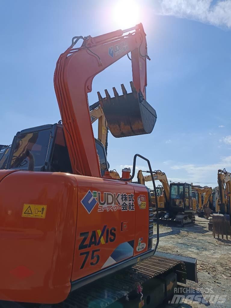 Hitachi ZX 75 Excavatoare 7t - 12t