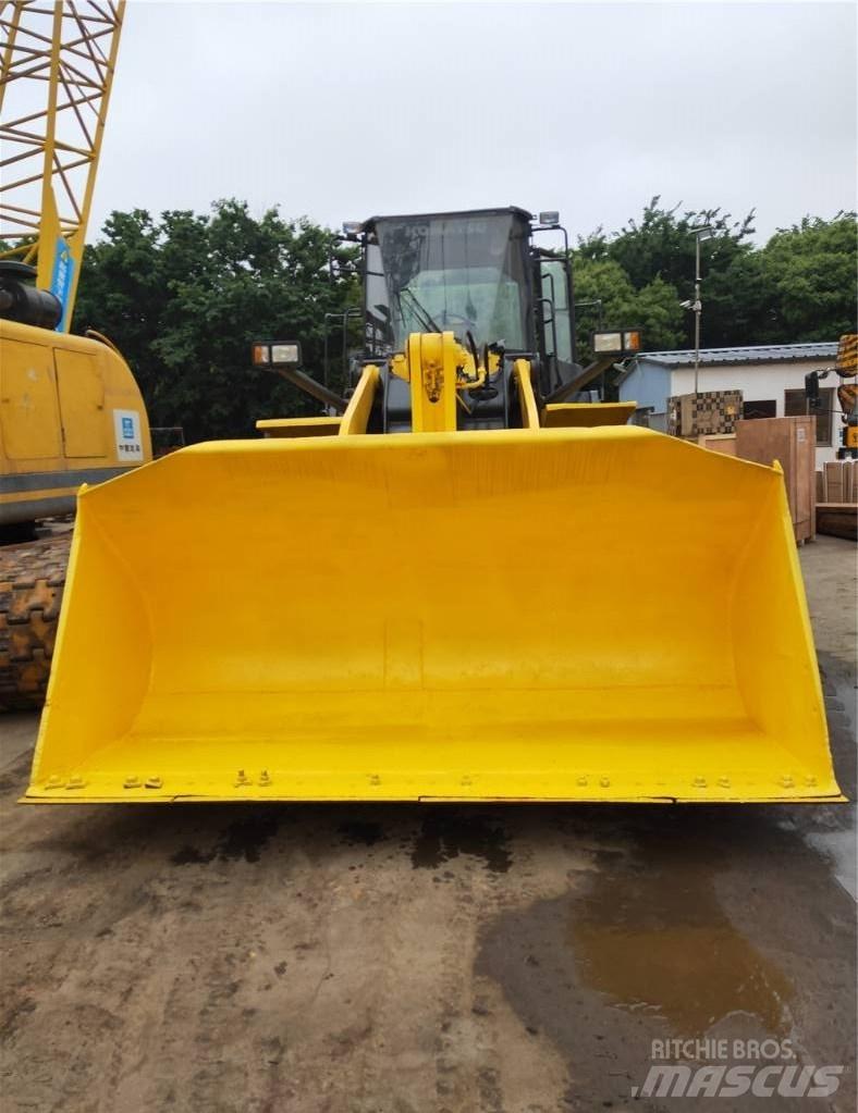 Komatsu WA 380 Incarcator pe pneuri
