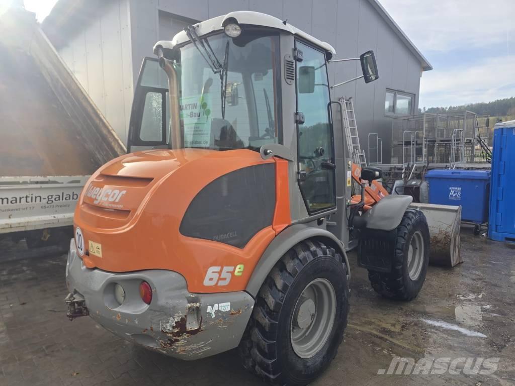 Atlas AR 65 Incarcator pe pneuri