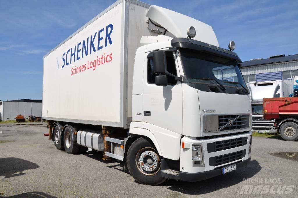 Volvo FH440 6X2 Autocamioane