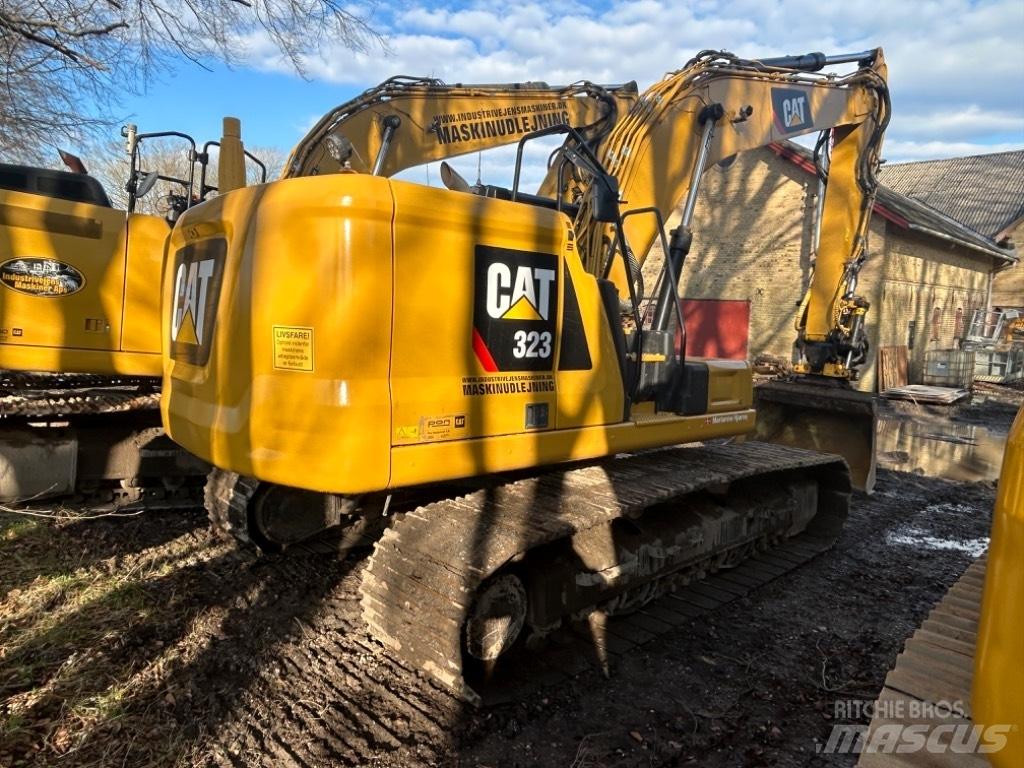 CAT 323 Nextgen Excavatoare pe șenile
