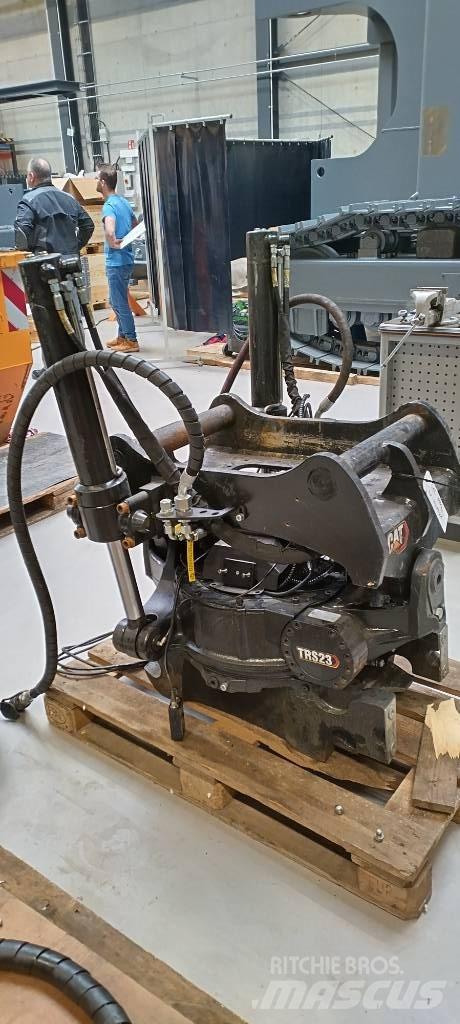 CAT TRS 23 Excavatoare pe șenile
