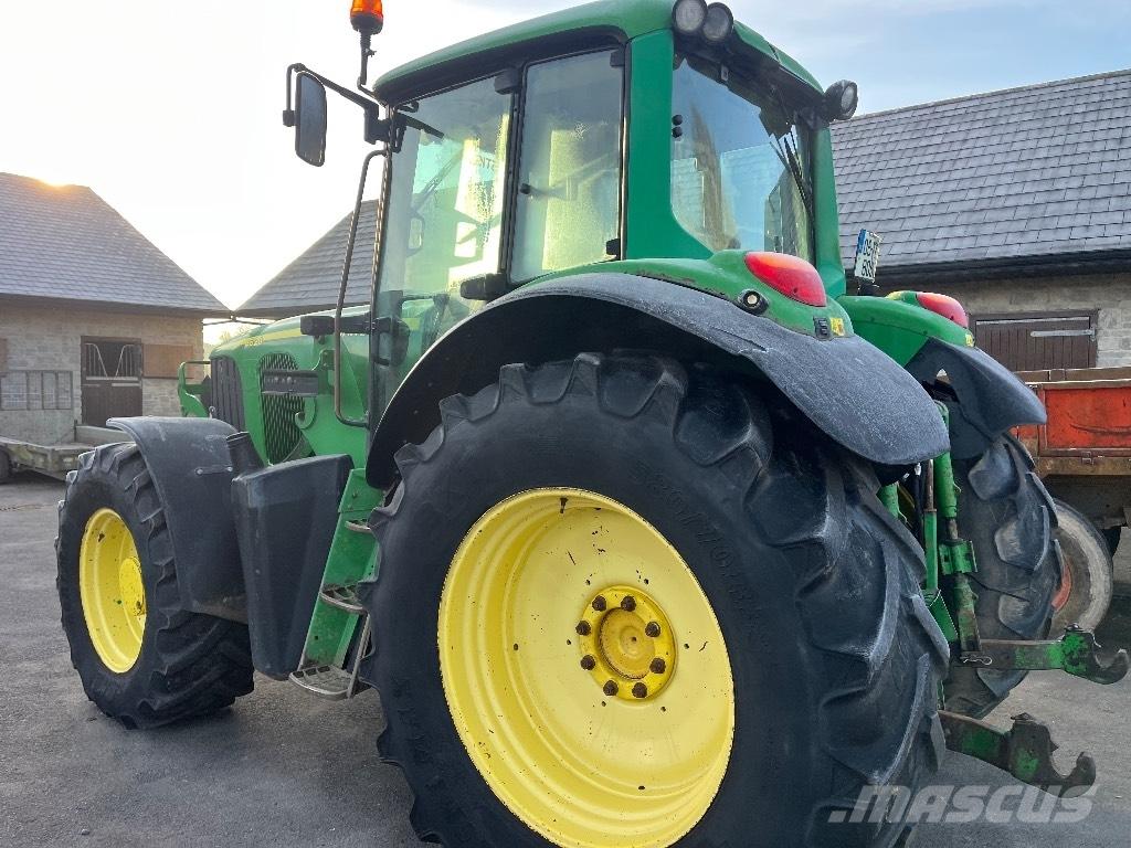 John Deere 6820 Tractoare