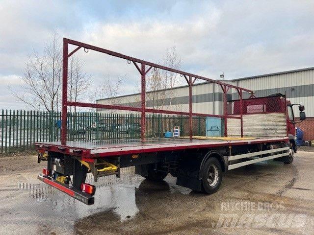 DAF LF180 Camioane platforma/prelata
