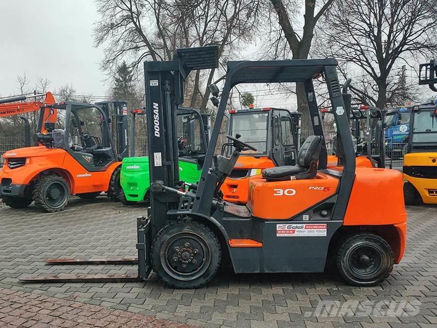 Doosan D30G Stivuitor diesel