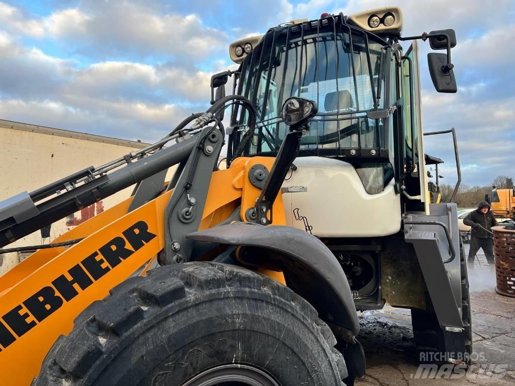 Liebherr L546 Incarcator pe pneuri