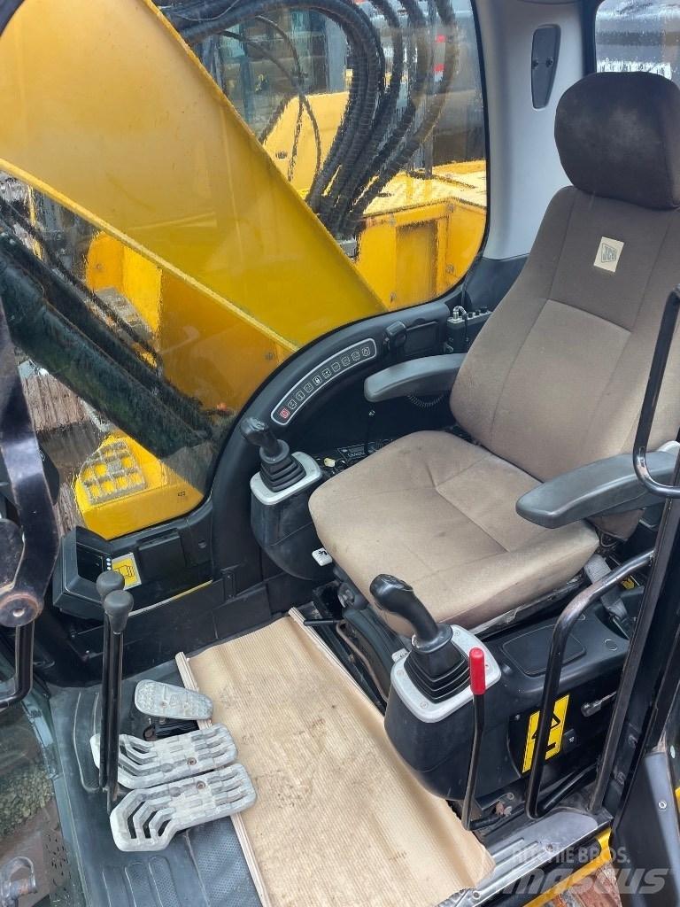 JCB JZ140LC Excavatoare pe șenile
