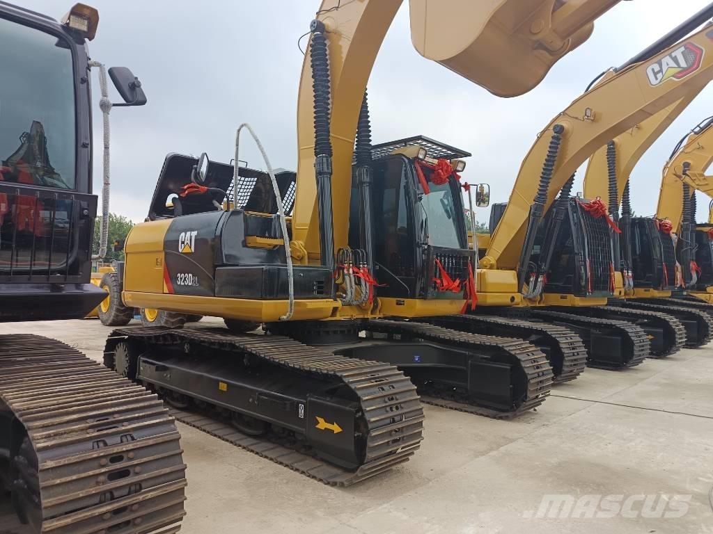 CAT 323 D2L Excavatoare pe șenile
