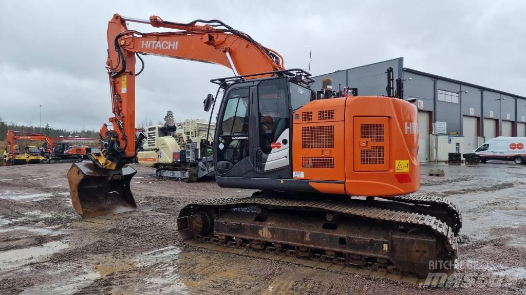 Hitachi ZX225USLC-6 Excavatoare pe șenile
