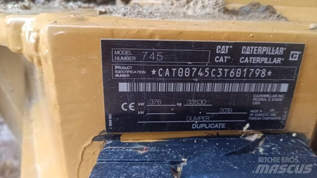 CAT 745 Transportoare articulate