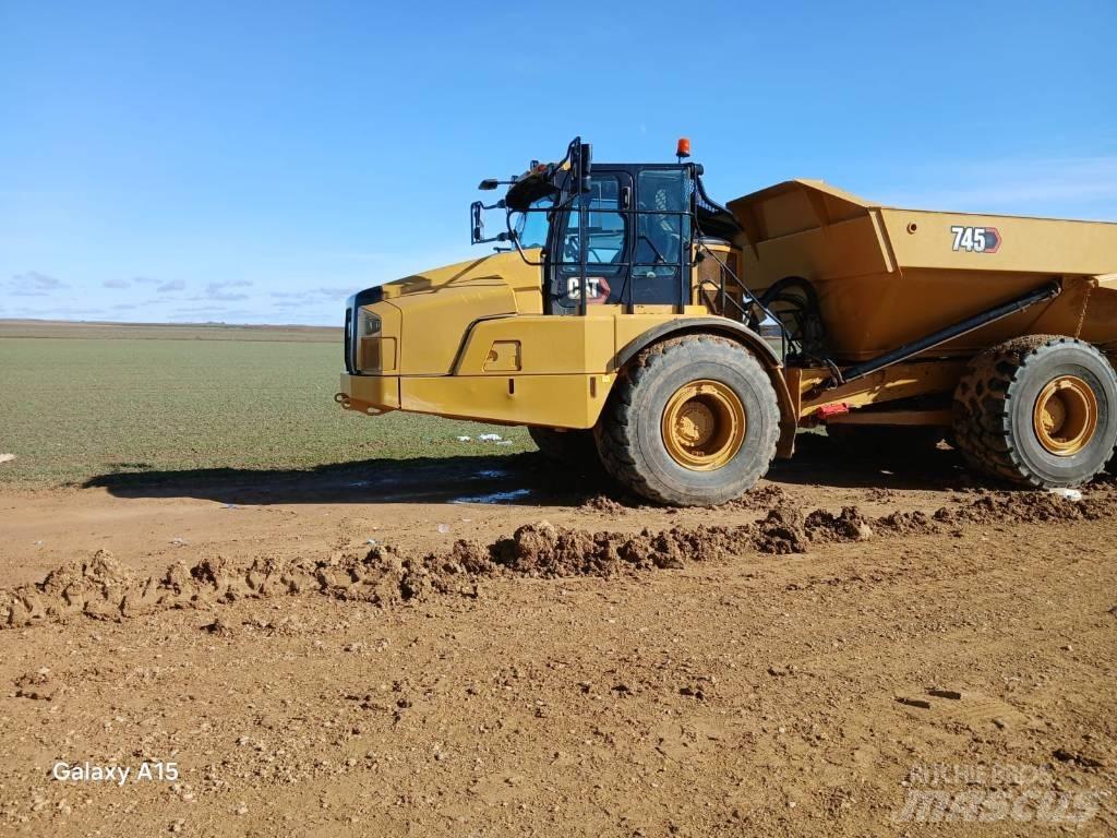 CAT 745 Transportoare articulate