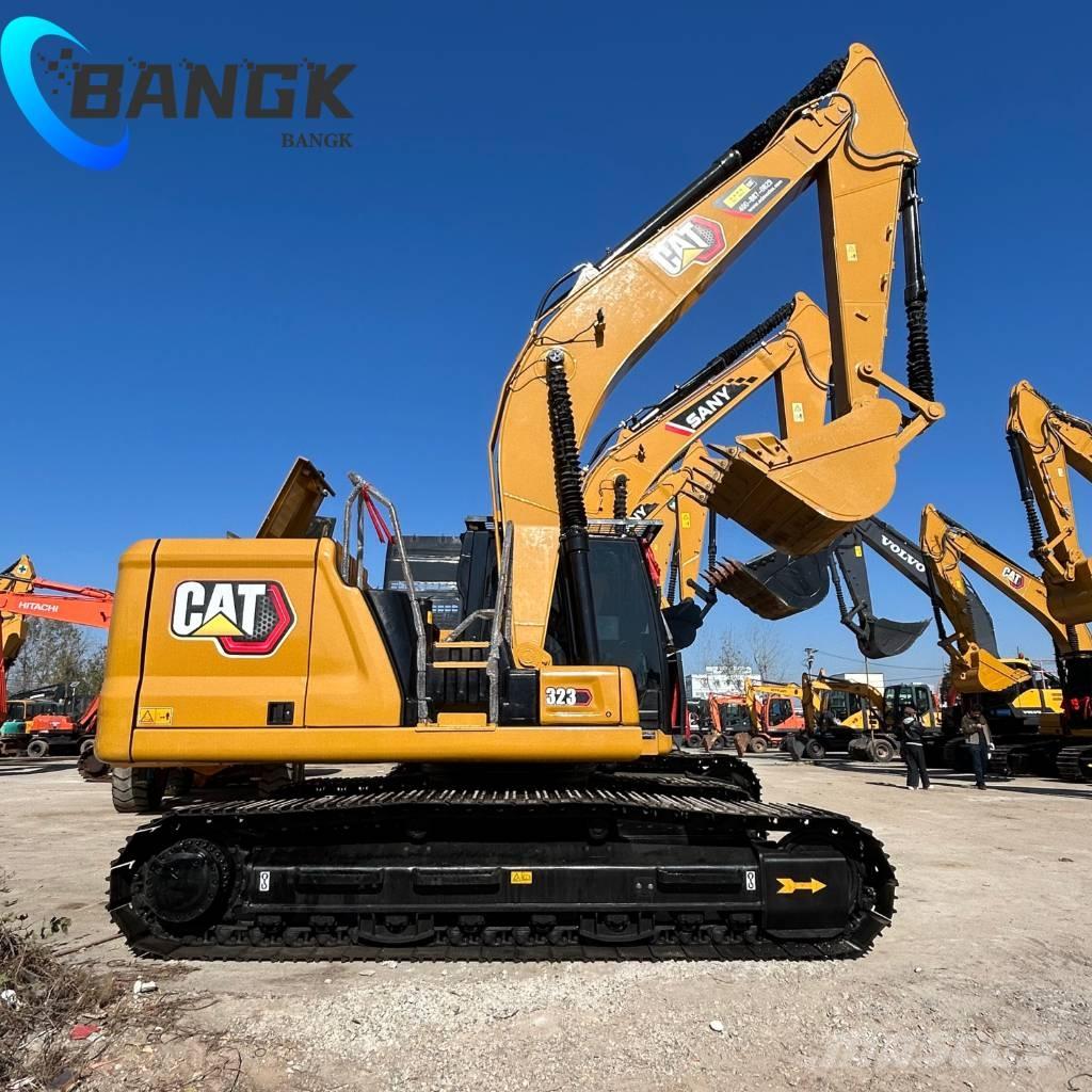 CAT 323 Excavatoare pe șenile
