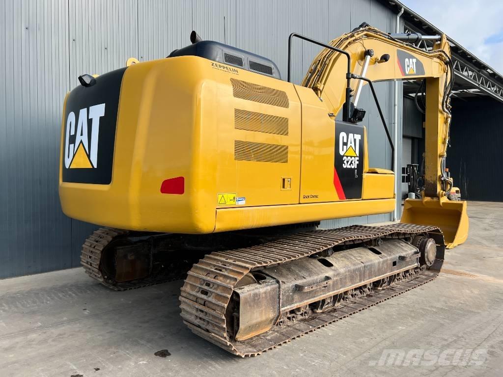 CAT 352F Excavatoare pe șenile

