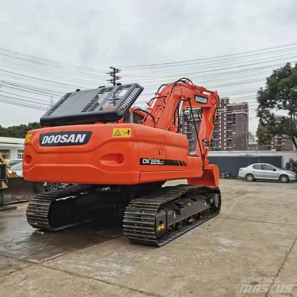 Doosan DX 225 LC Excavatoare pe șenile
