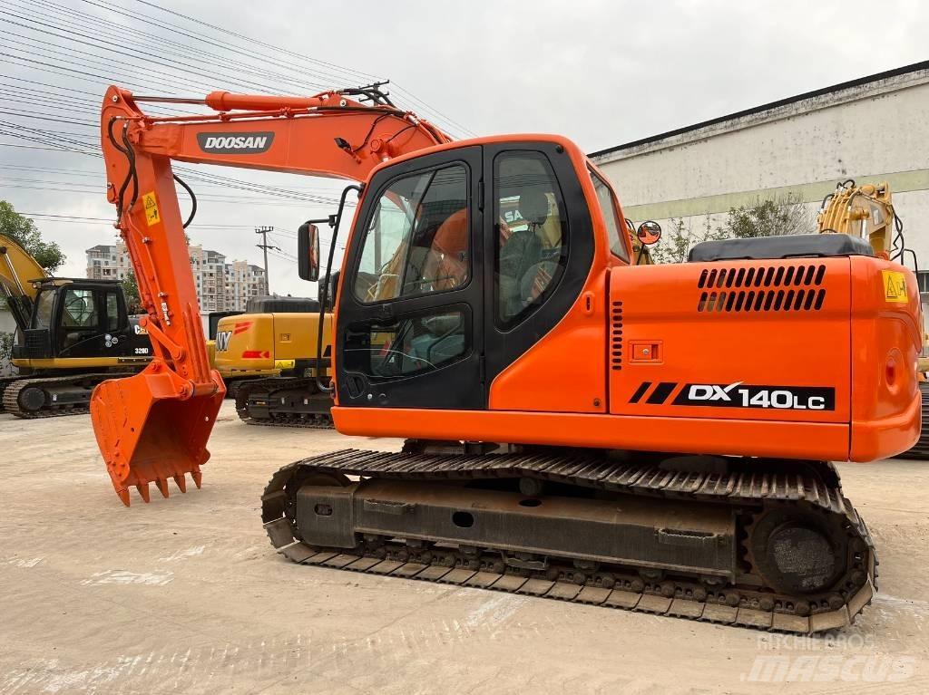 Doosan DX 225 LC Excavatoare pe șenile
