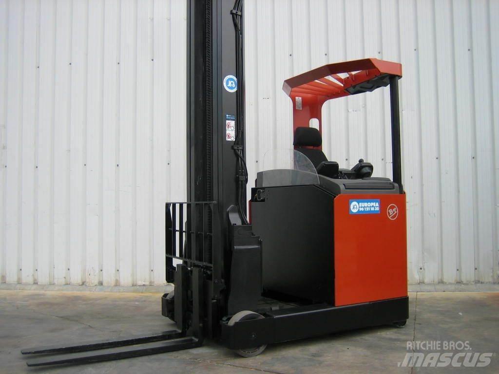 BT RRB 2 Stivuitor cu catarg retractabil