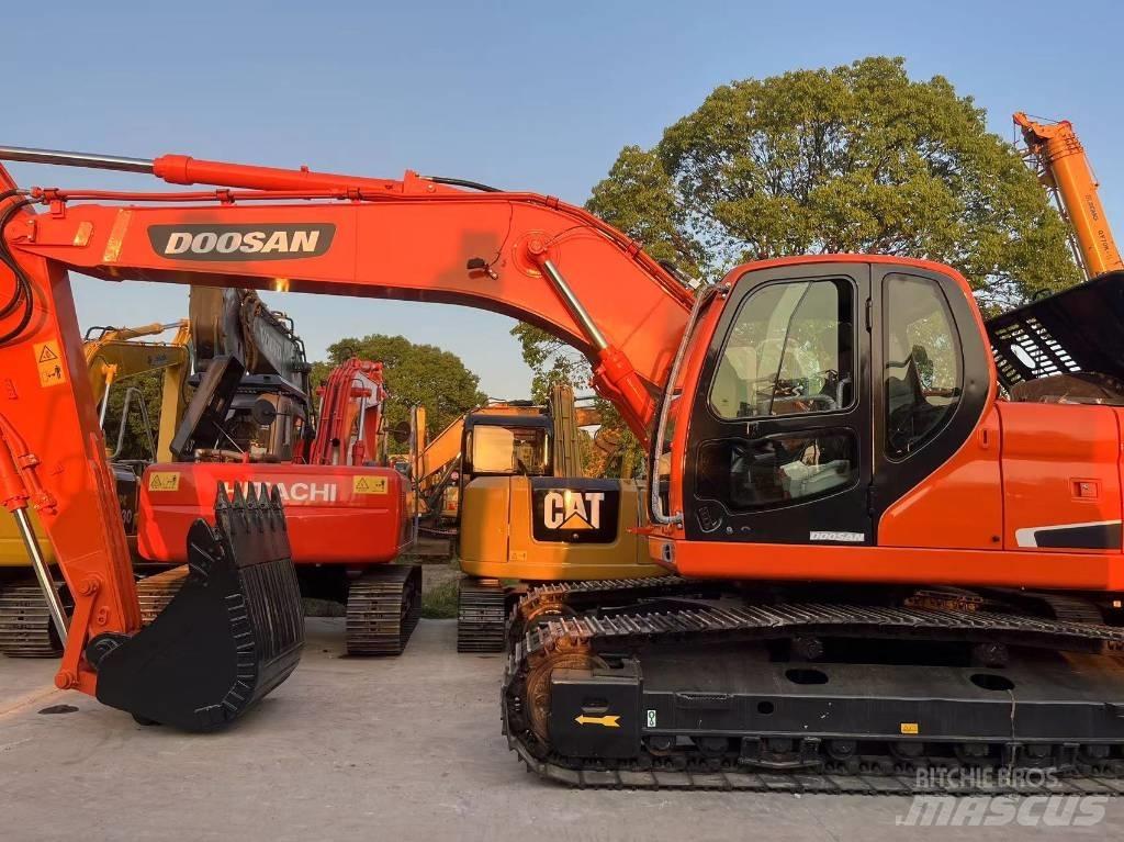 Doosan DX225LC-9C Excavatoare pe șenile
