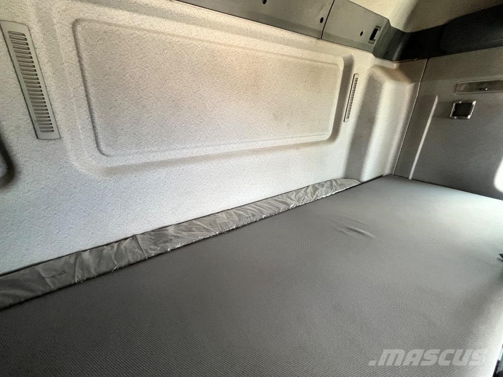 MAN TGA 18.350 Camion cu prelata