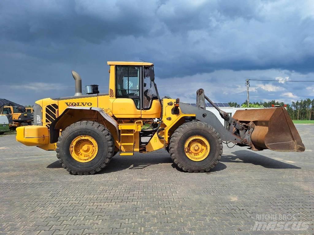 Volvo L 120 F Incarcator pe pneuri