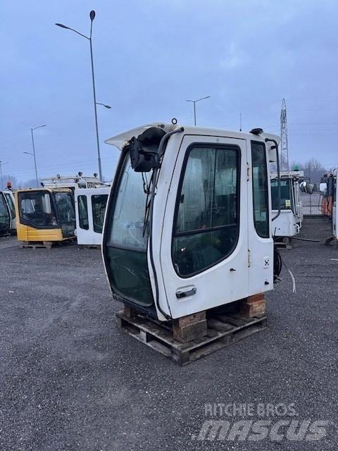 Liebherr A 314 CAB Cabine si interior