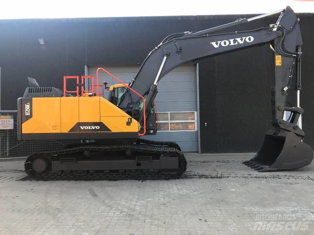 Volvo EC250E L Excavatoare pe șenile

