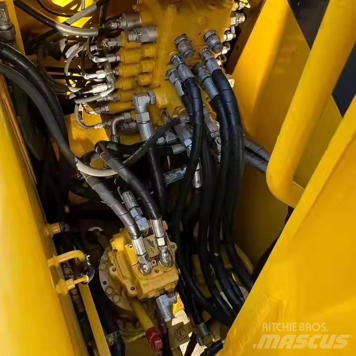 Komatsu PC130 Excavatoare pe șenile
