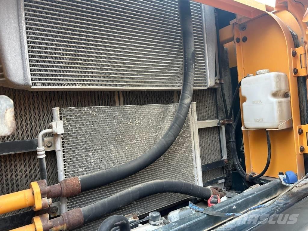 Hyundai R320 LC-9 Excavatoare pe șenile
