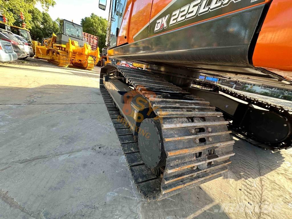 Doosan DX 225 LCA Excavatoare pe șenile
