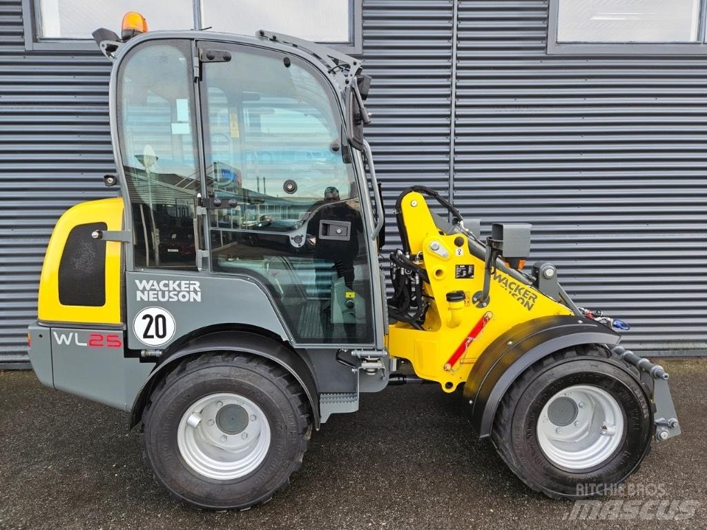 Wacker Neuson WL 25 Incarcator pe pneuri