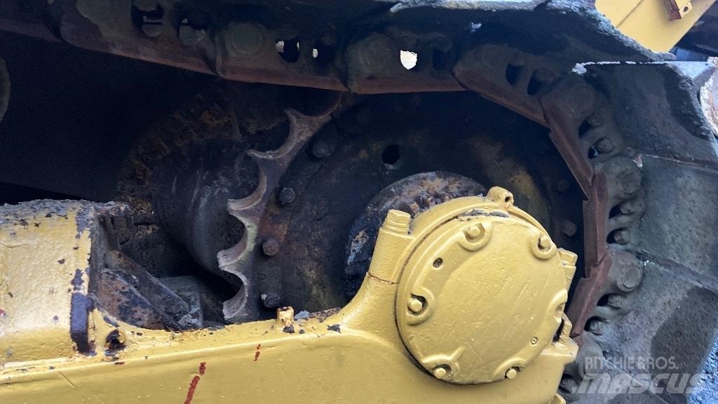 CAT D7 with ripper Buldozere pe senile