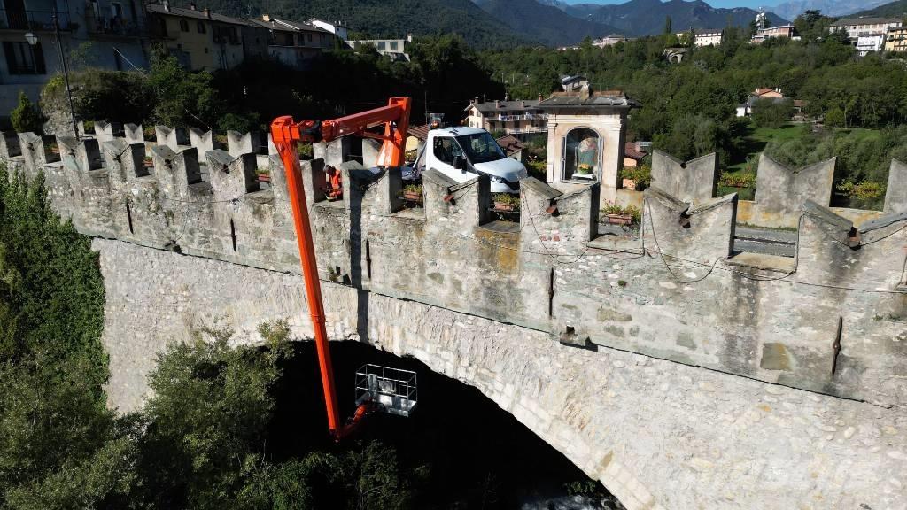 APS TB22-9 "Up&Down" Platforme aeriene montate pe camion