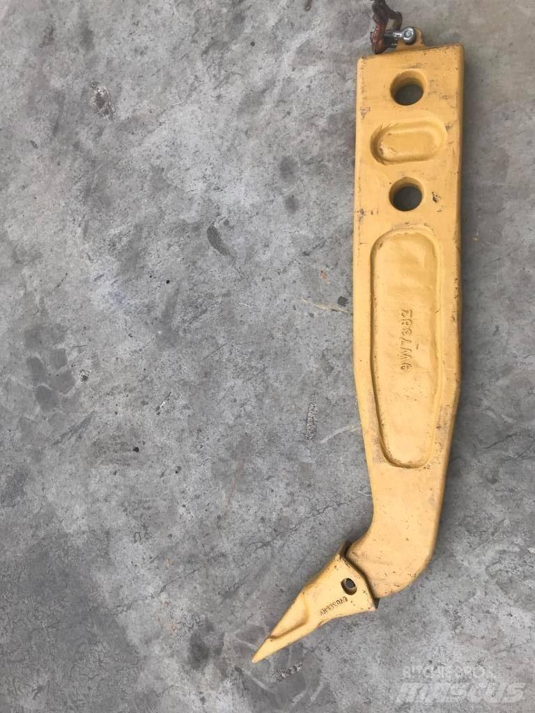 Komatsu D65 Shank Scarificatoare