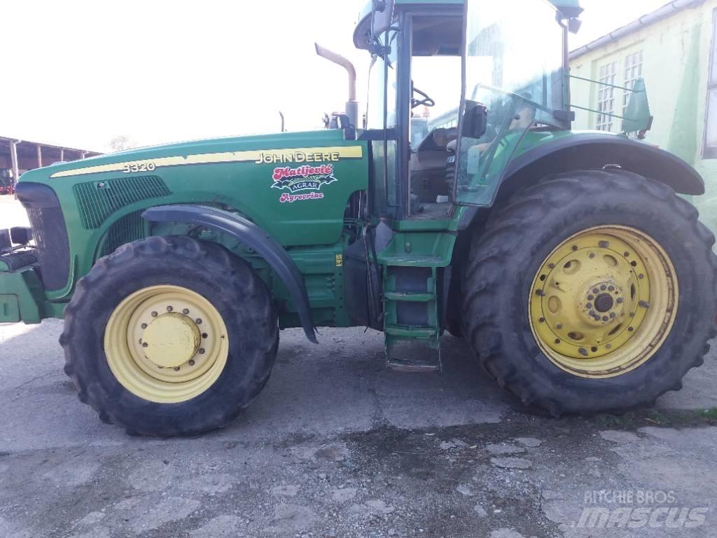 John Deere 8320 Tractoare